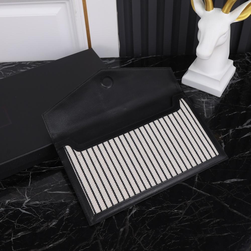 Wallet Style 1303969609