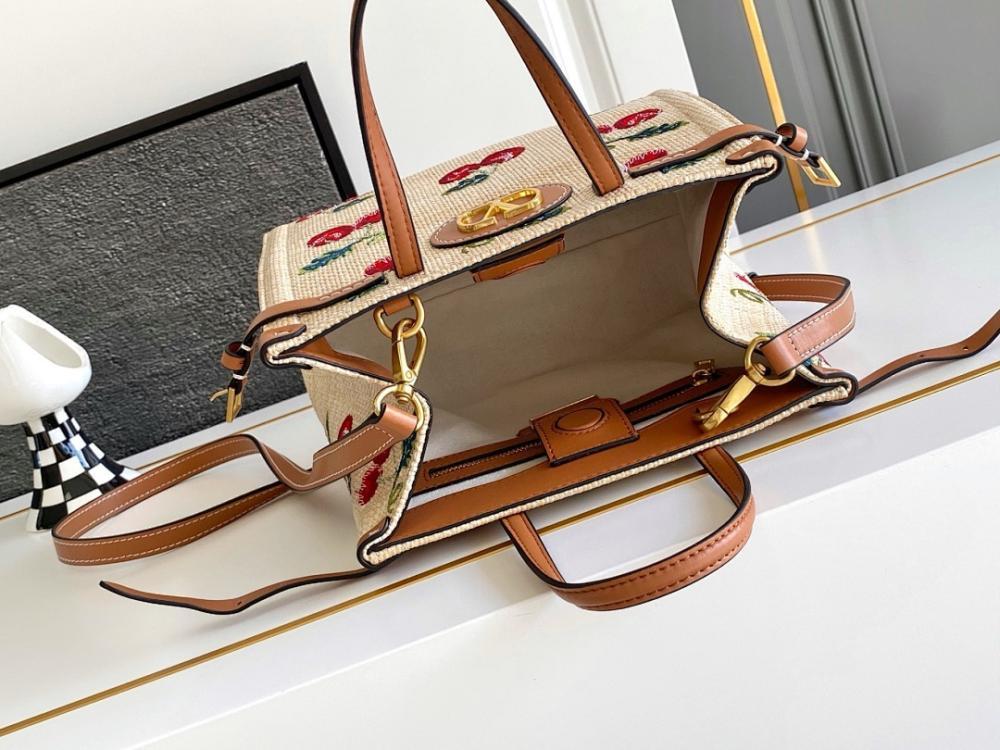 Classic Refined Brown Embroidered Leather Shoulder Bag Brown/Beige 22x19x12cm