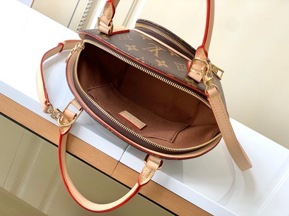 Luxury Leather Shoulder Bag 28x21x8cm