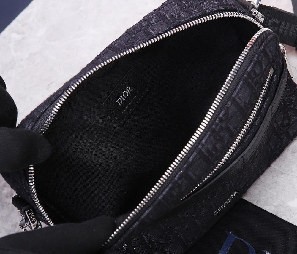 Modern Luxury Monogram Leather Top Handle Bag 22x15x5cm