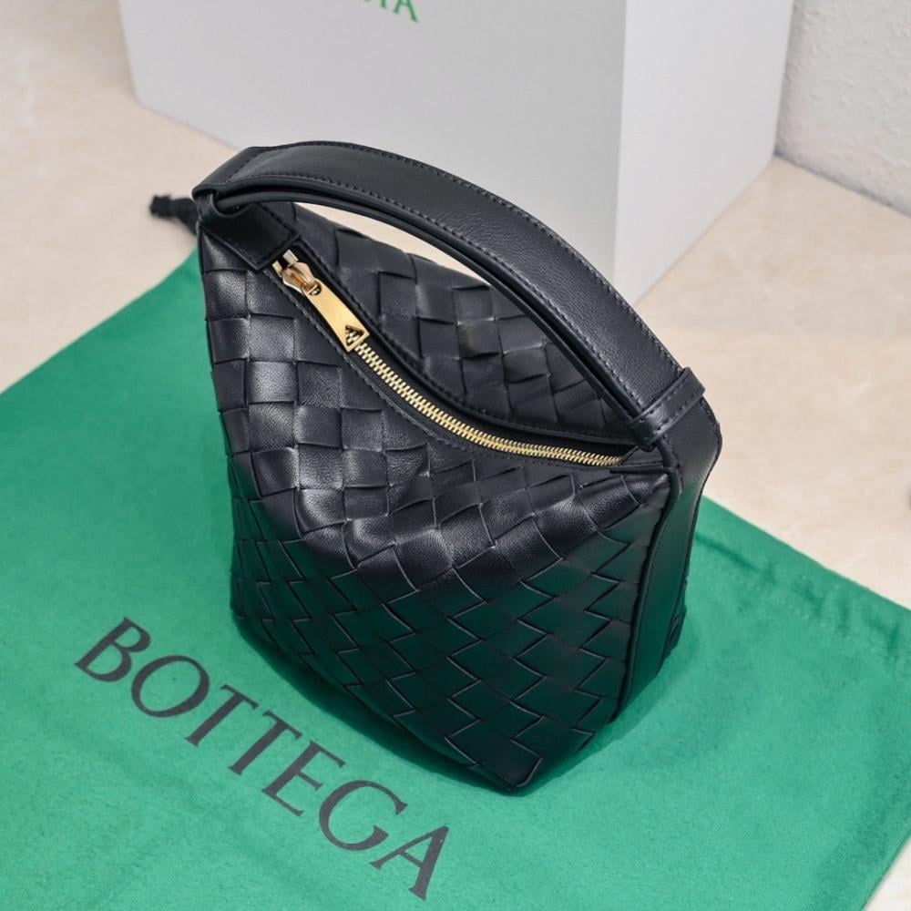 Classic Woven Top Handle Bag