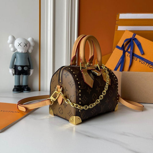 Modern Monogram Shoulder Bag 20x14x11cm