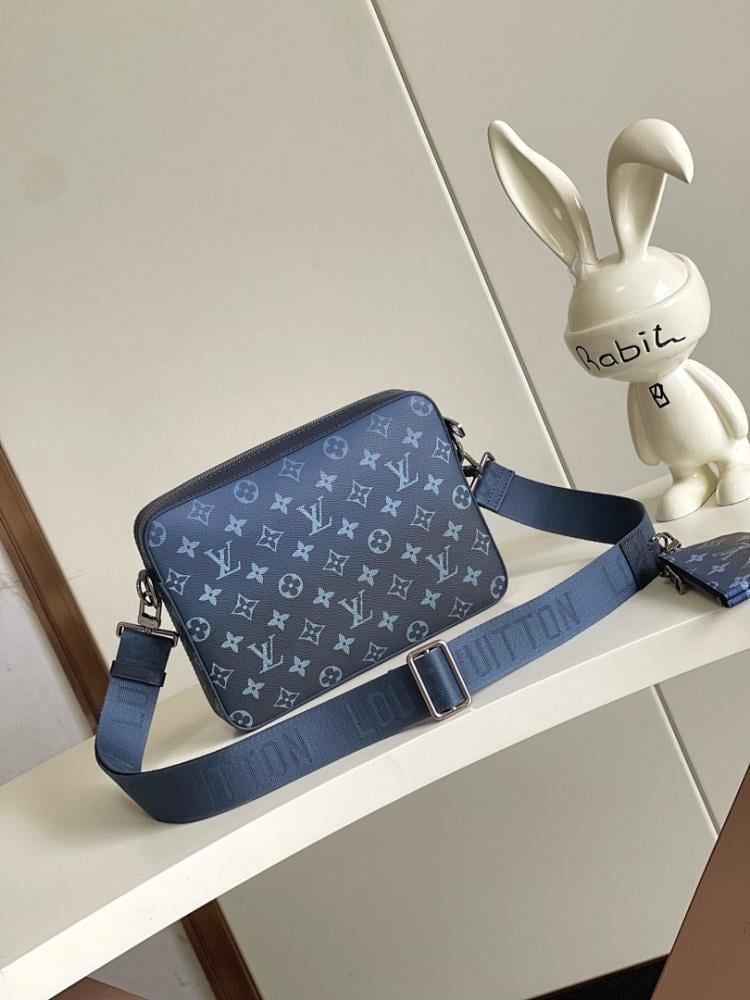 Stylish Refined Crossbody Bag 25x18.5x7cm