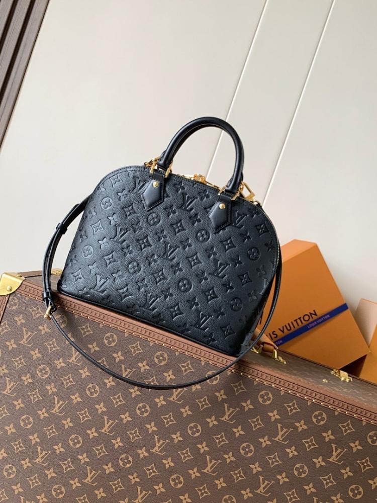 Alma Gold Quilted Leather Shoulder Bag 30.5x21x14.5cm