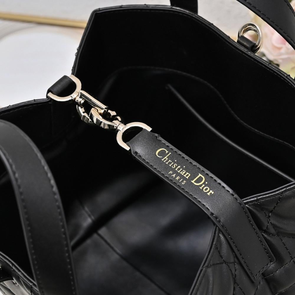 Alma Calfskin Shoulder Bag 18.5x20x22cm