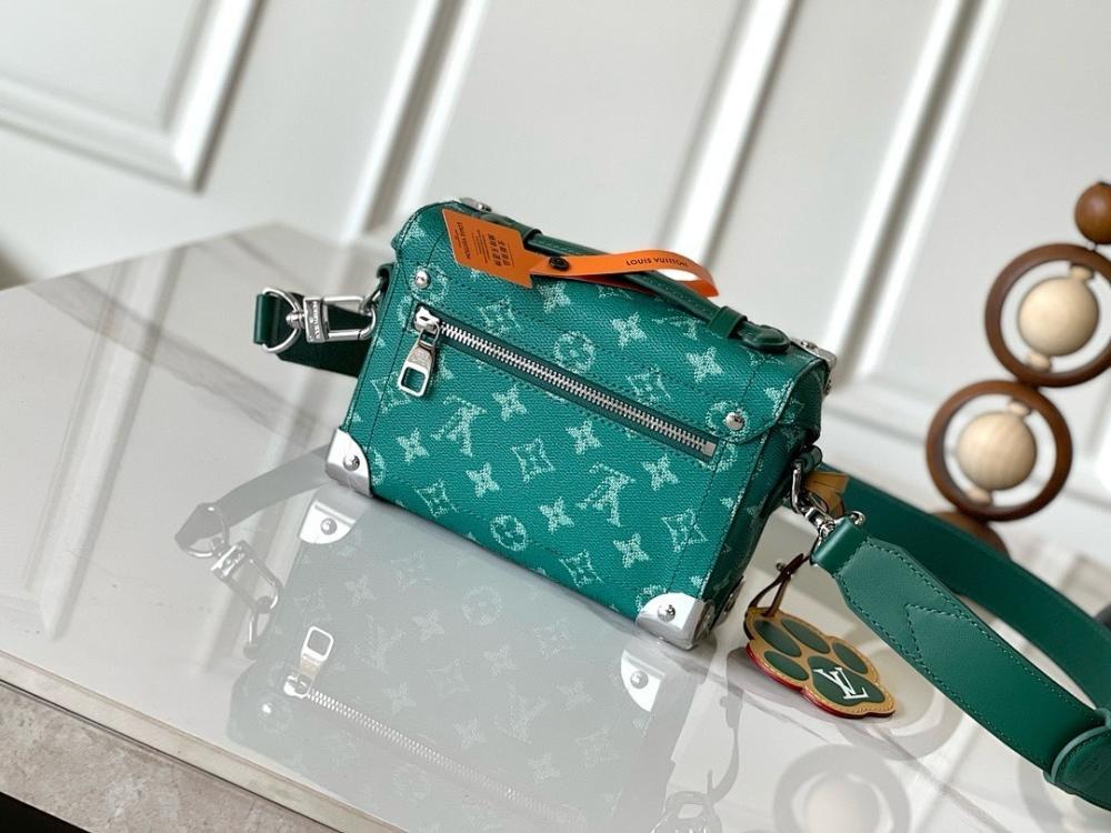 Classic Canvas Crossbody Bag