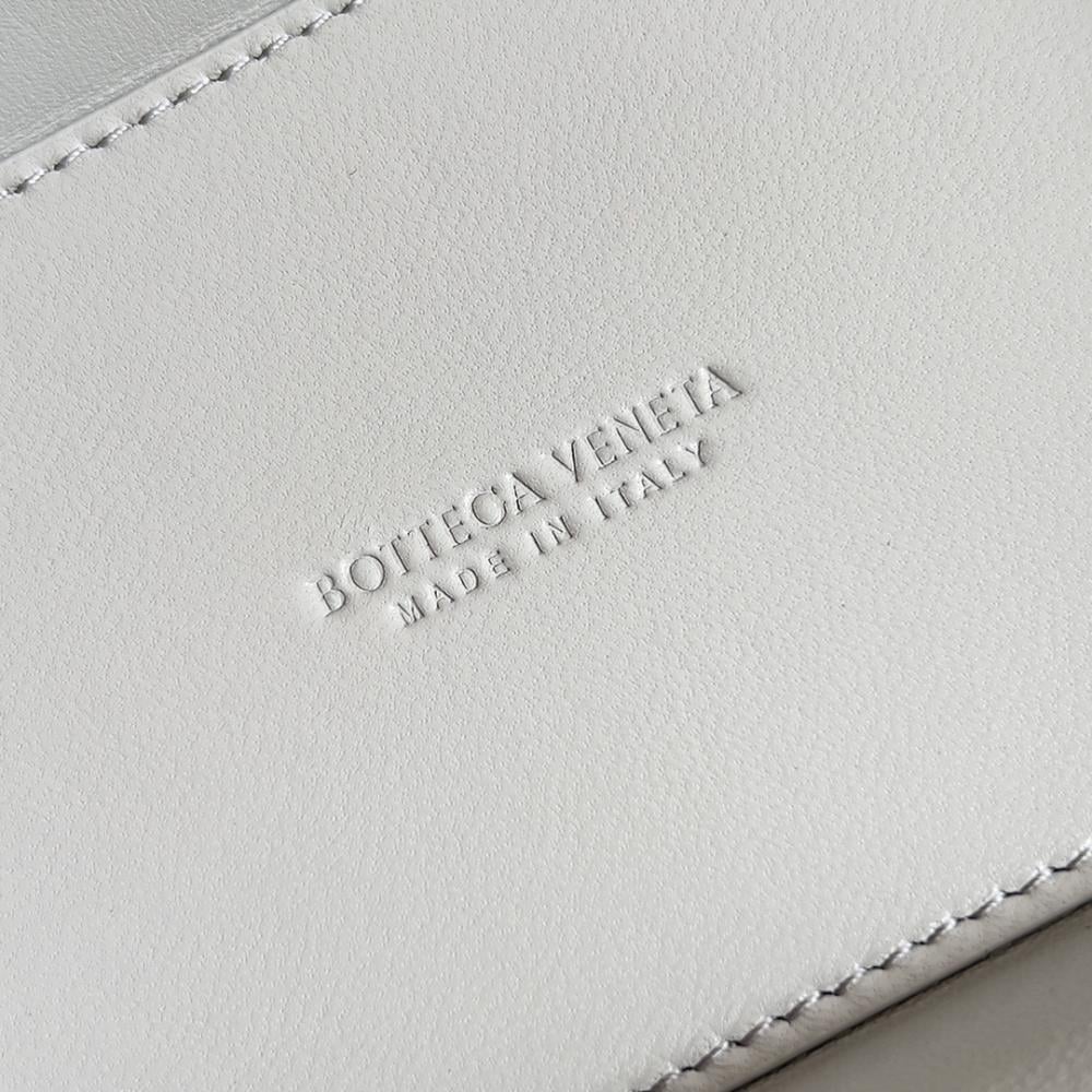 Elegant Shoulder Bag