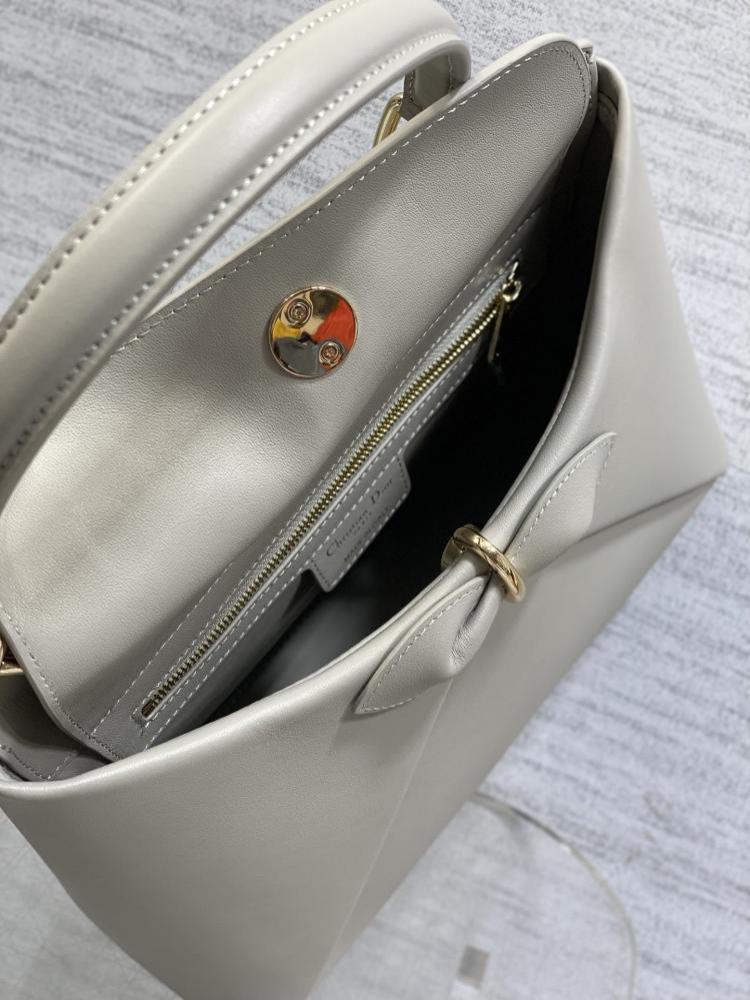 Luxury Top Handle Bag Style 1630914109