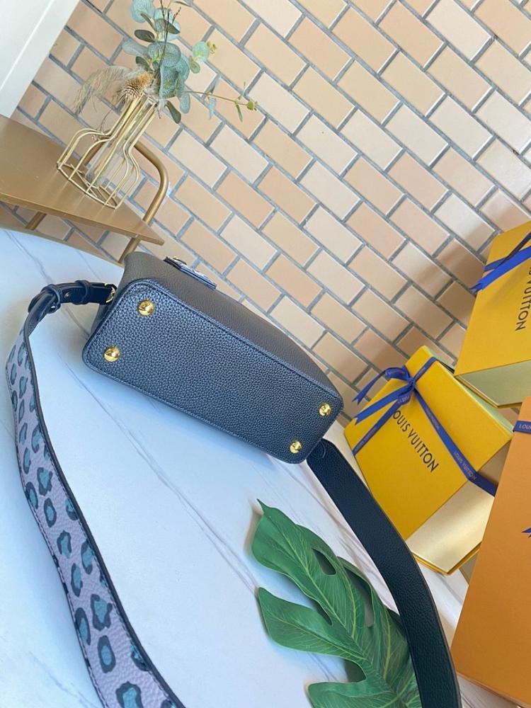 Italian-Inspired Elegant Leather Shoulder Bag