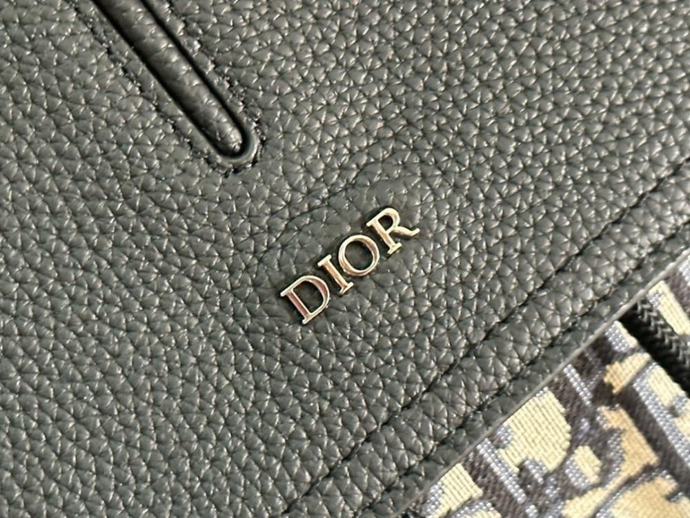Stylish Calfskin Crossbody Bag 32x42x16cm