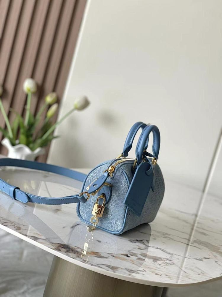 Luxury Refined Crossbody Bag 18x12x10cm