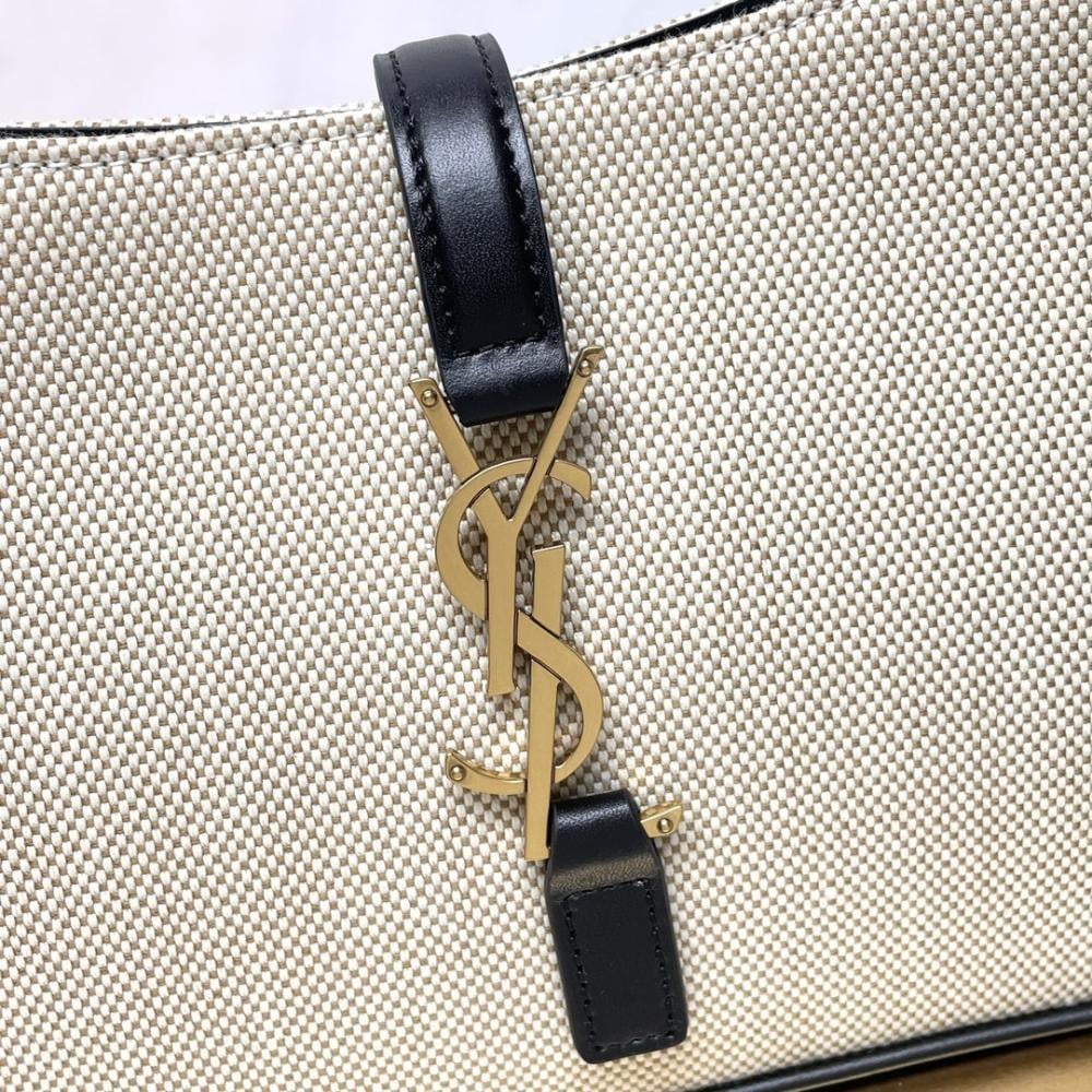 Shoulder Bag Style 125729462