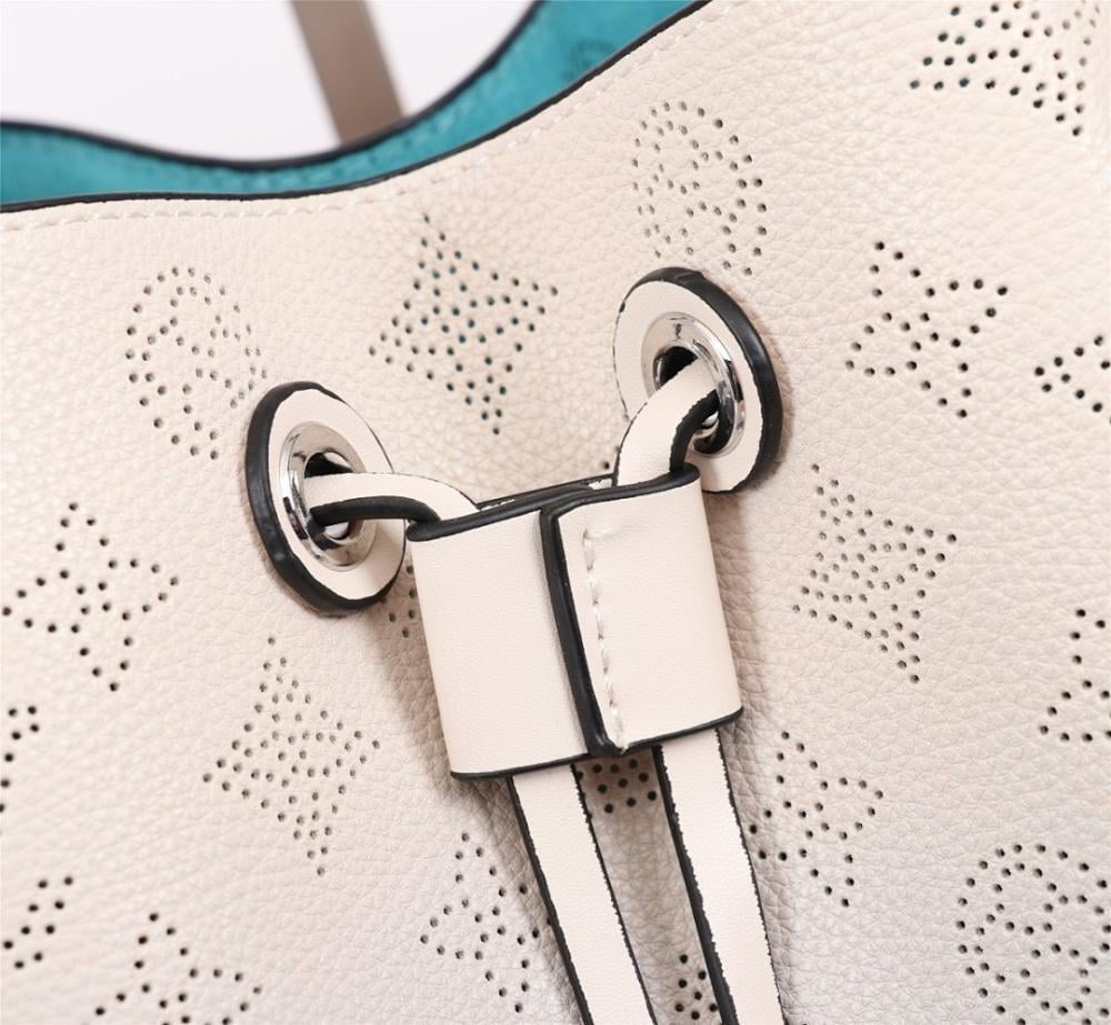Stylish Woven Calfskin Bucket Bag