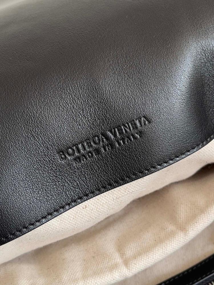 Italian-Inspired Luxury Calfskin Shoulder Bag 31x39x14cm