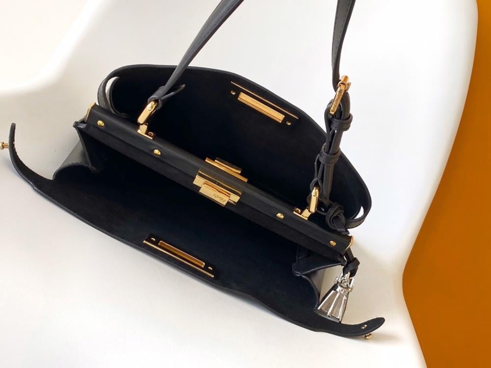 Top Handle Bag Style 1072522176