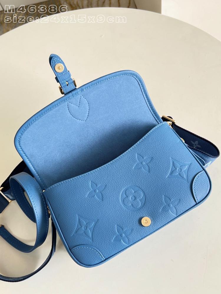 Leather Shoulder Bag Style 393217040