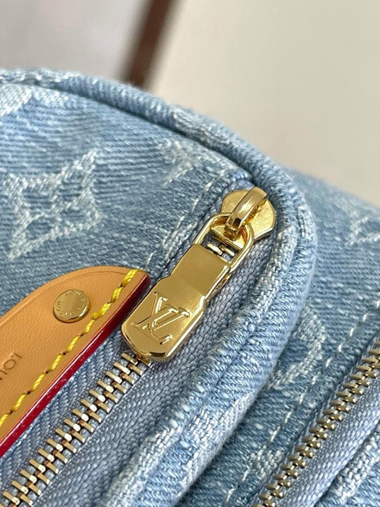 Classic Leather Shoulder Bag