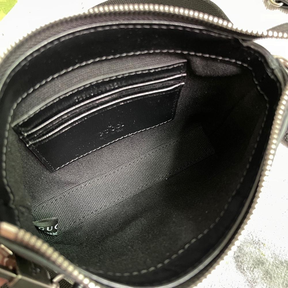 Modern Italian-Inspired Bag 16x13.5x3.5cm