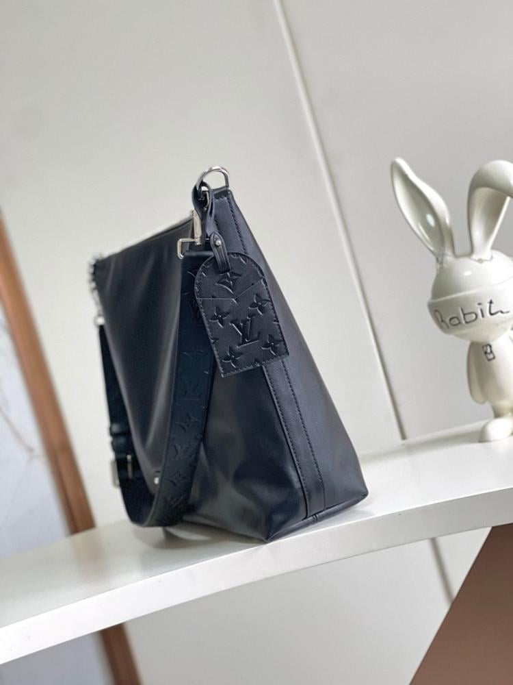 Classic Elegant Canvas Shoulder Bag