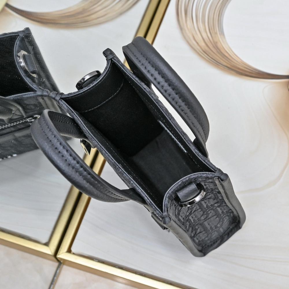 Italian-Inspired Stylish Leather Shoulder Bag 14x19x6.5cm