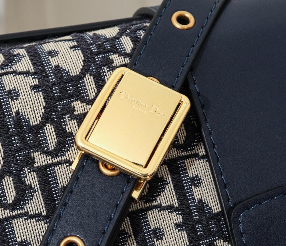 Alma Leather Shoulder Bag 24x17x8cm Style 128526789