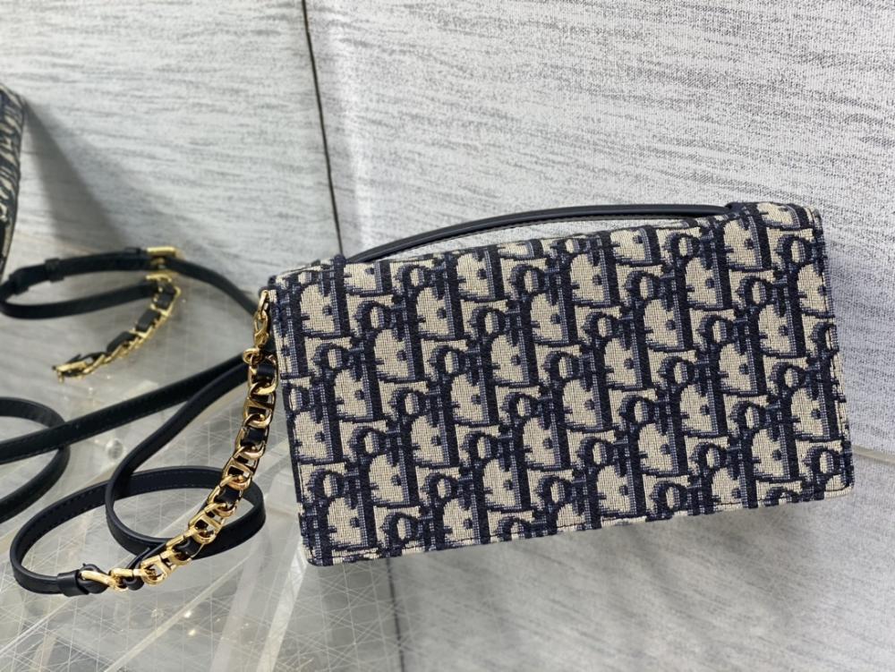 Luxury Shoulder Bag Style 1020466925