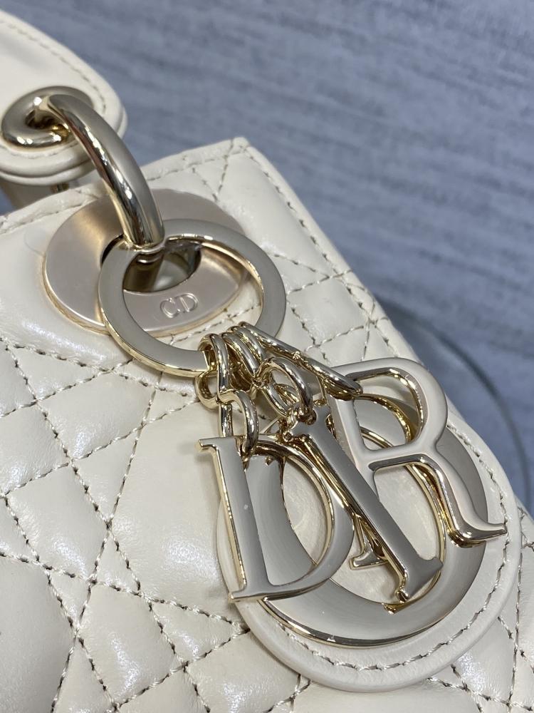 Classic Elegant Top Handle Bag Style 266983232