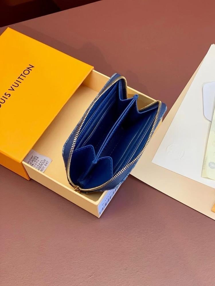 Modern Calfskin Wallet 11x8.5x2cm