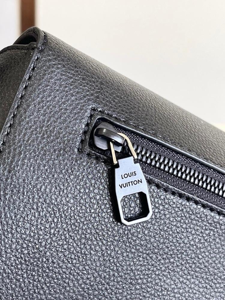 Luxury Elegant Leather Shoulder Bag 33x29x12cm