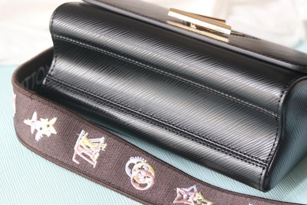 Elegant Embroidered Leather Shoulder Bag