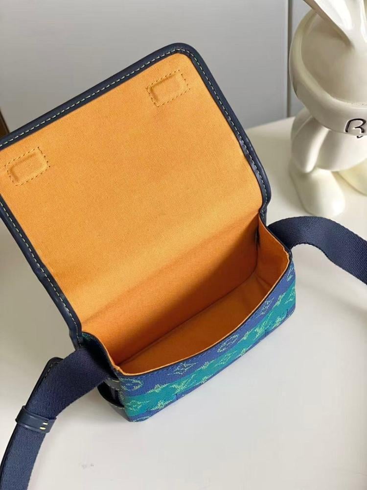 Modern Premium Monogram Leather Shoulder Bag 19x12x7cm