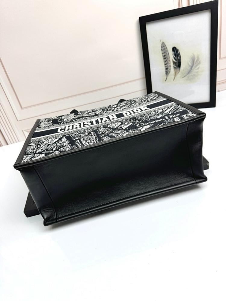 Modern Premium Embroidered Leather Shoulder Bag 36.5x28x17.5cm