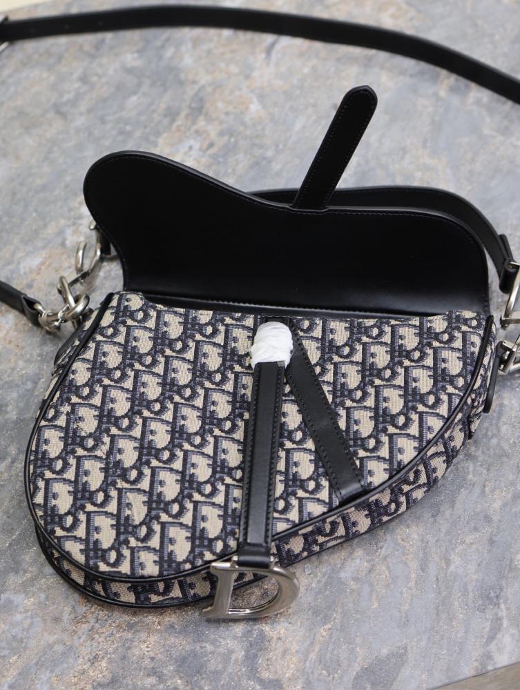 Classic Shoulder Bag Style 71865065