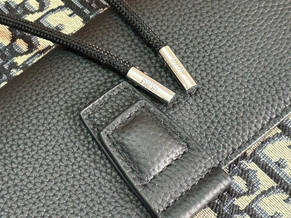 Stylish Calfskin Crossbody Bag 32x42x16cm