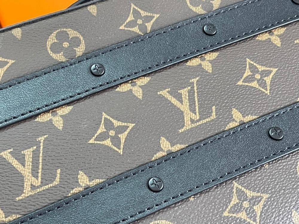 Modern Stylish Monogram Leather Shoulder Bag 21.5x15x7cm