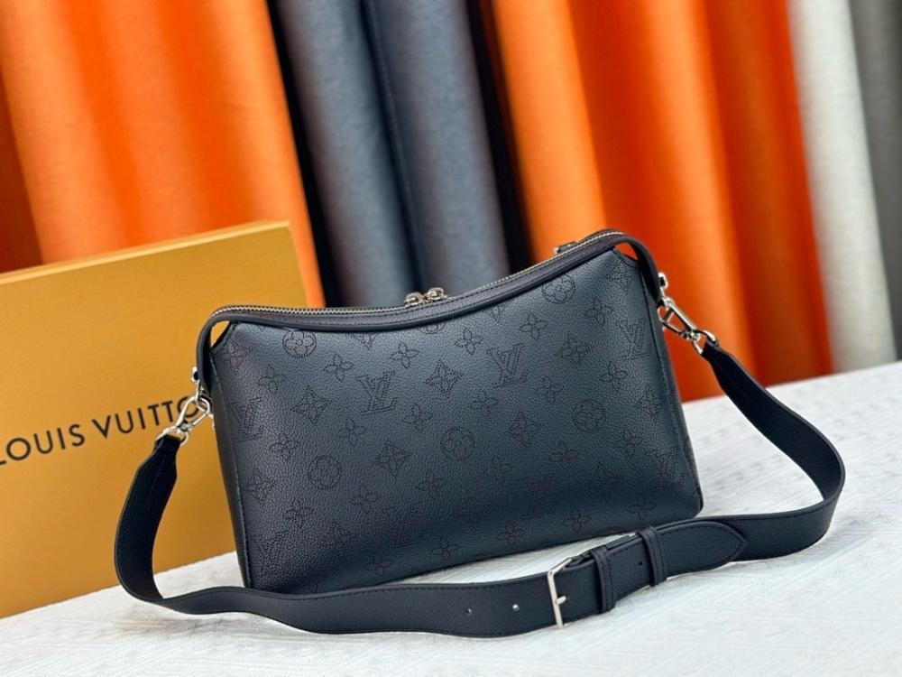 Elegant Leather Shoulder Bag 29x18x13cm