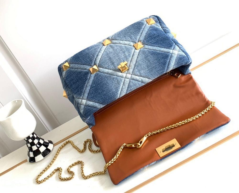 Stylish Quilted Lambskin Shoulder Bag