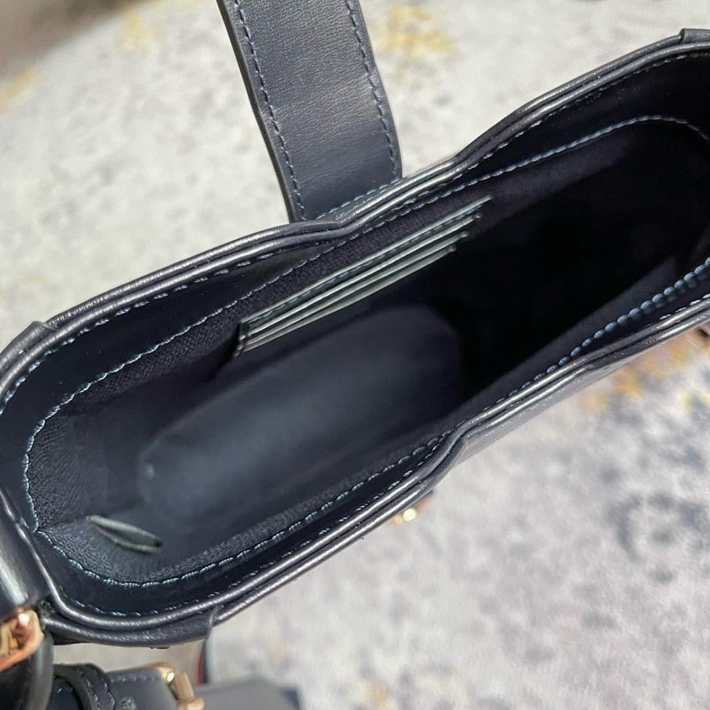 Luxury Top Handle Bag 16x19.5x5.5cm