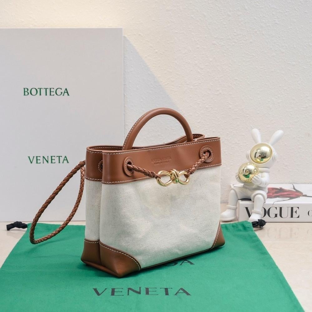 Modern Luxury Leather Top Handle Bag 25x22x10.5cm