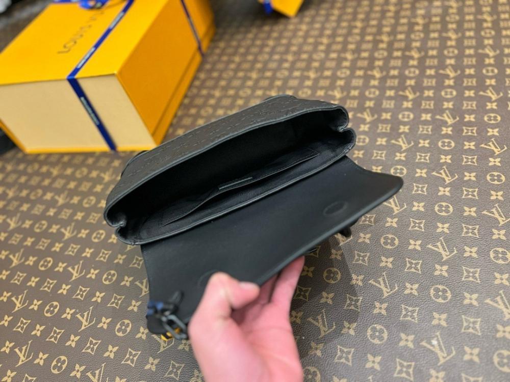 Stylish Refined Leather Crossbody Bag 25x9x10cm