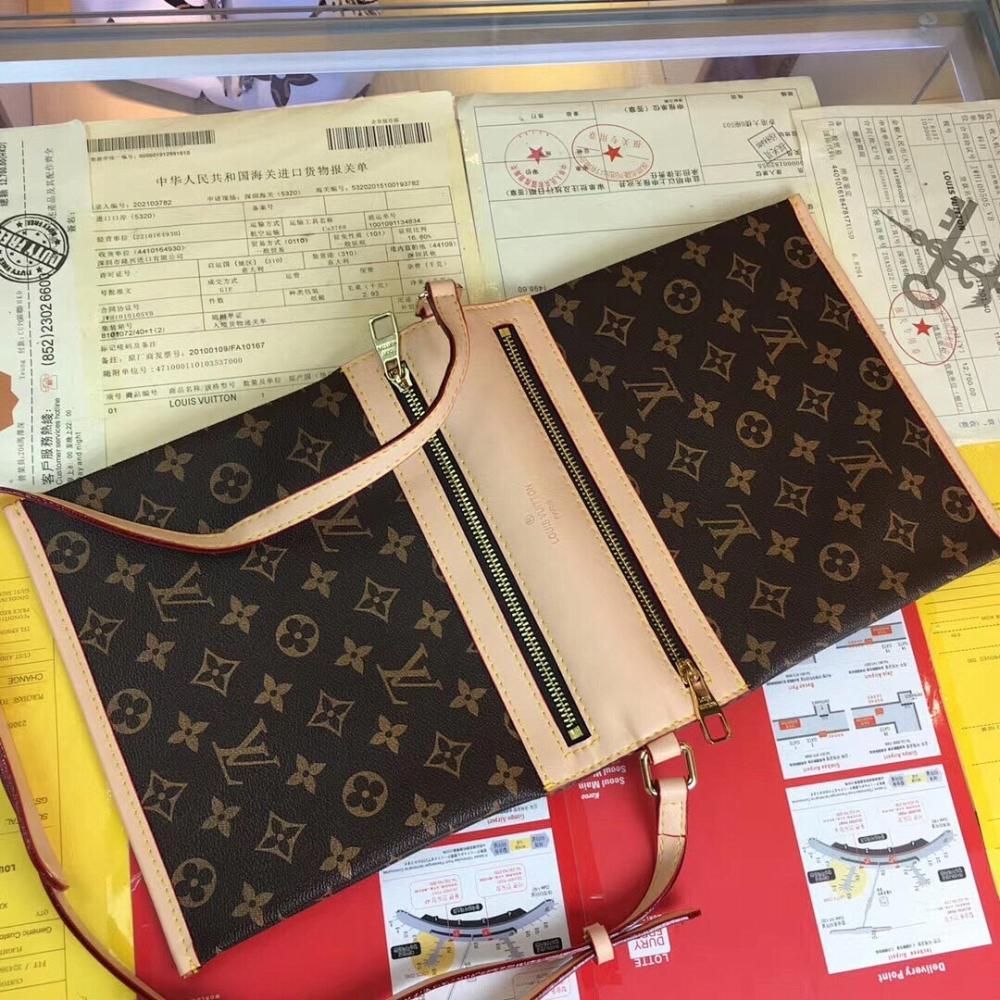 Italian-Inspired Elegant Leather Bag 20x22x4.5cm