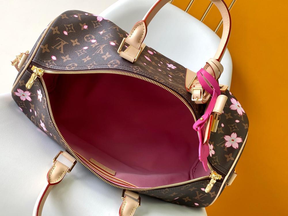 Classic Travel Bag Pink