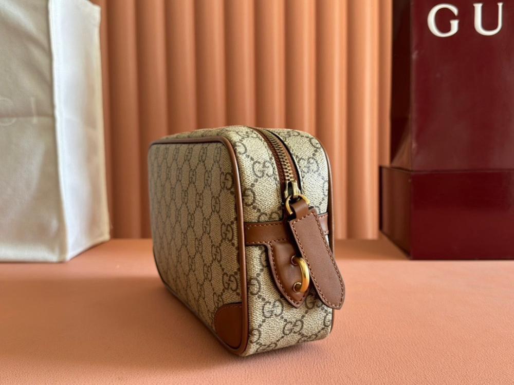 Classic Refined Crossbody Bag 22x14x6cm
