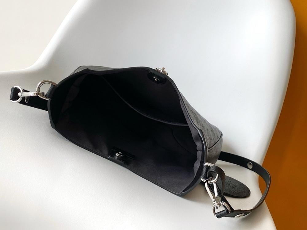 Modern Elegant Monogram Leather Shoulder Bag 28x25x8cm