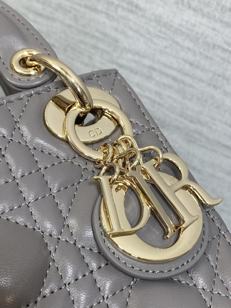 Classic Leather Top Handle Bag Style 590320105