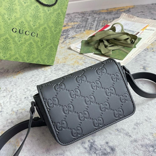 Modern Italian-Inspired Bag 17.5x11x6.5cm