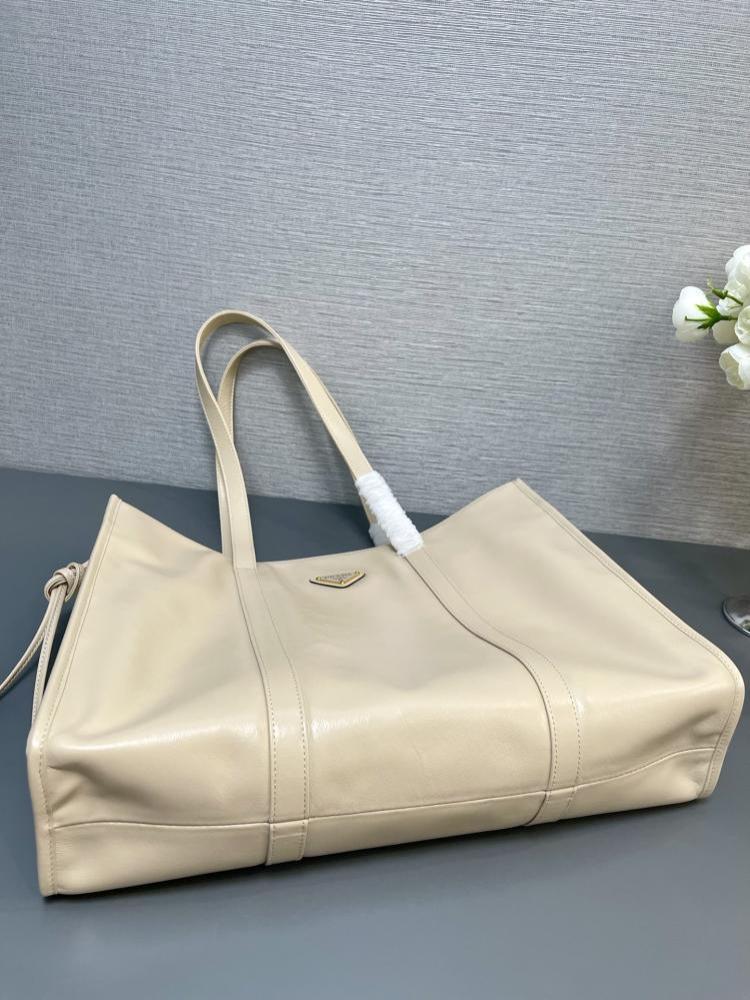 Top Handle Bag Style 1061358580