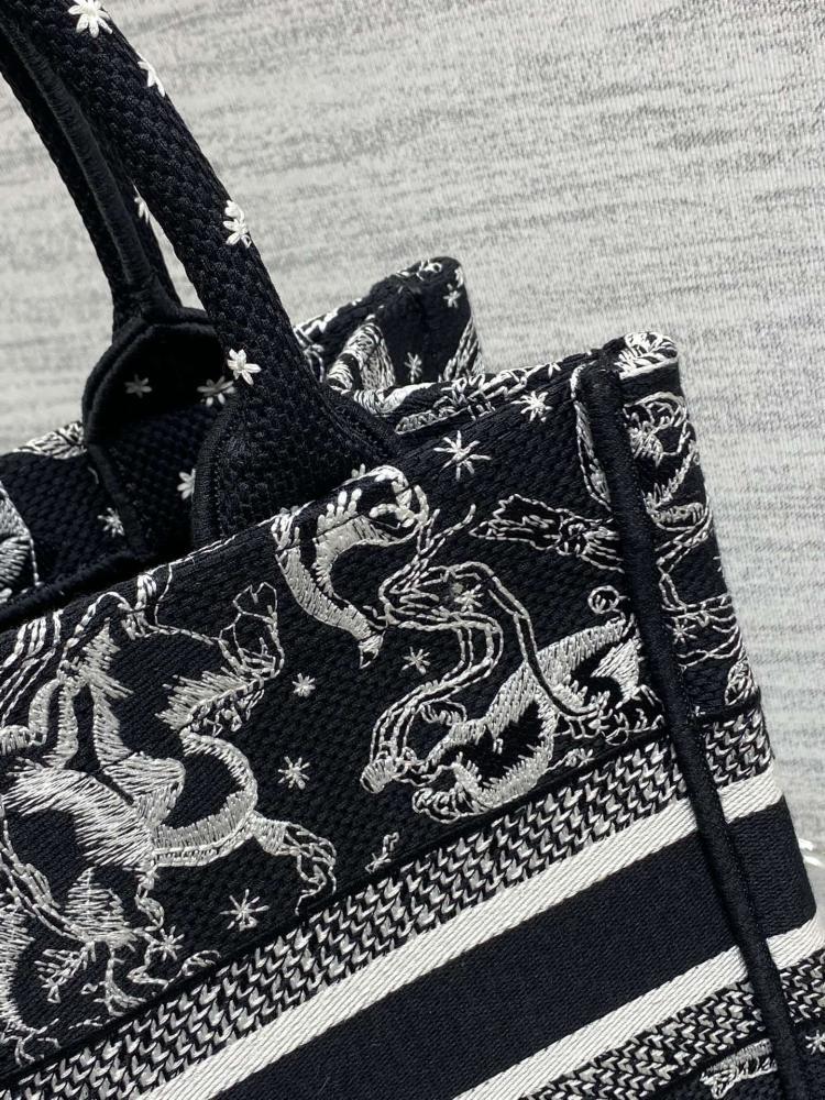 Embroidered Tote Bag Style 1622528716