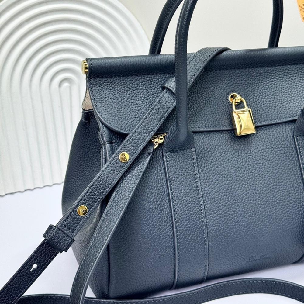 Classic Refined Calfskin Shoulder Bag 25x18x12.5cm