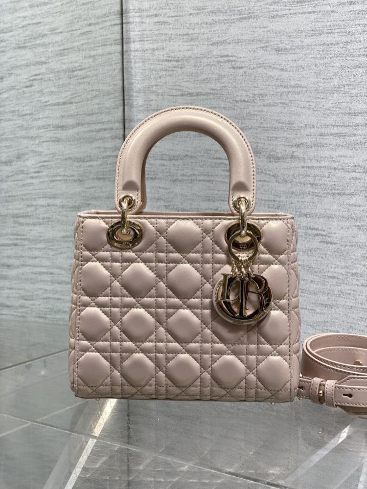 Classic Top Handle Bag Style 555905613